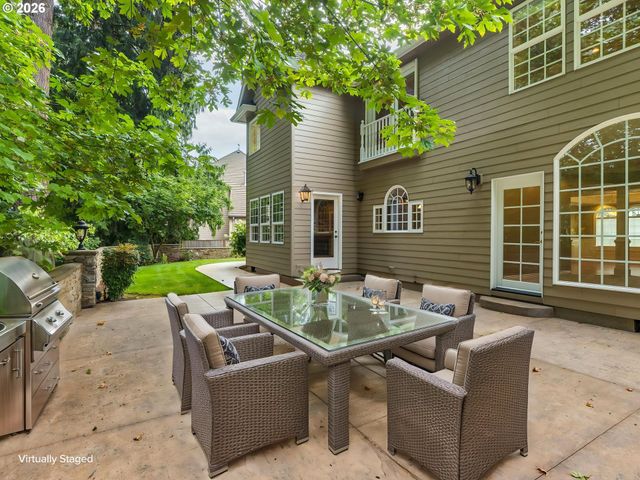 1845 N TEAKWOOD Cir, Canby, OR 97013