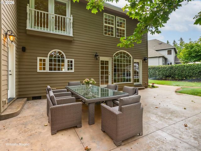 1845 N TEAKWOOD Cir, Canby, OR 97013