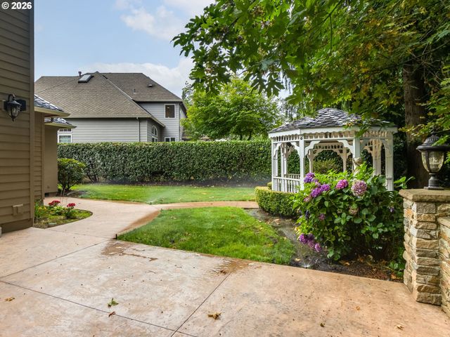 1845 N TEAKWOOD Cir, Canby, OR 97013