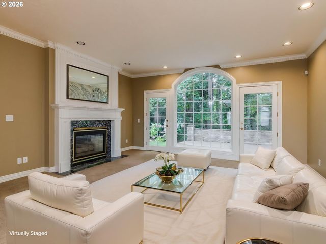 1845 N TEAKWOOD Cir, Canby, OR 97013
