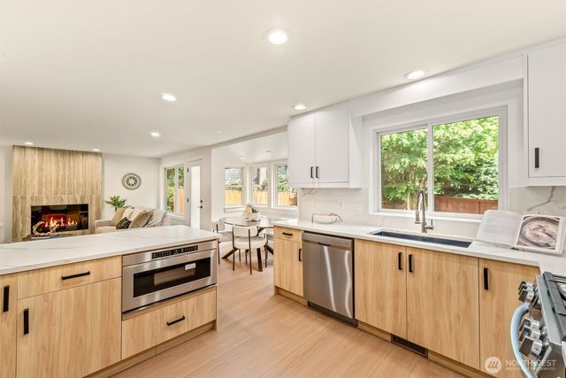 18501 28th Avenue SE, Bothell, WA 98012