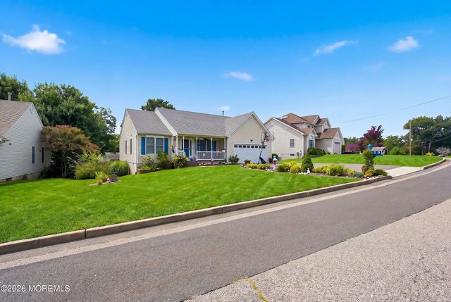 133 Mooring Road, Manahawkin, NJ 08050