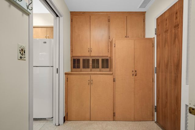 3540 James Avenue S 106, Minneapolis, MN 55408
