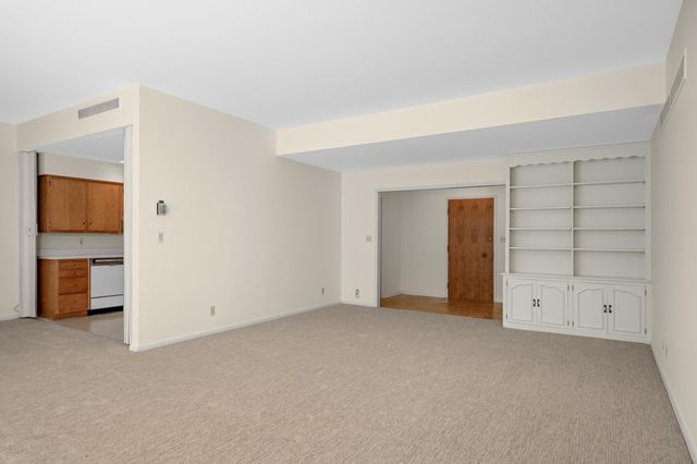 3540 James Avenue S 106, Minneapolis, MN 55408