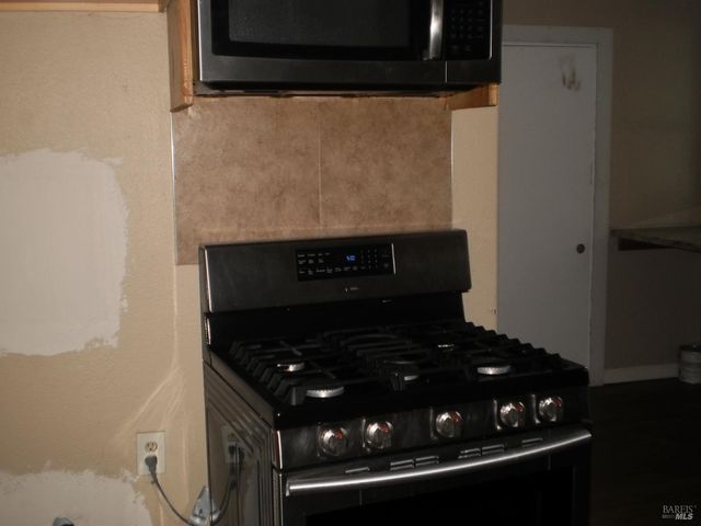 1911 Corby Ave, Santa Rosa, CA 95407