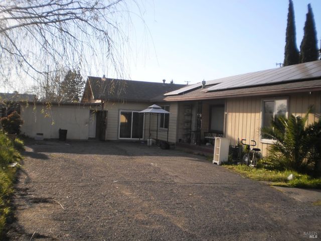 1911 Corby Ave, Santa Rosa, CA 95407