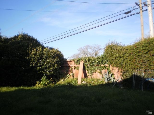 1911 Corby Ave, Santa Rosa, CA 95407