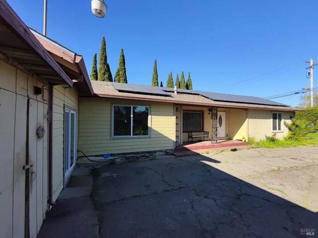 1911 Corby Ave, Santa Rosa, CA 95407
