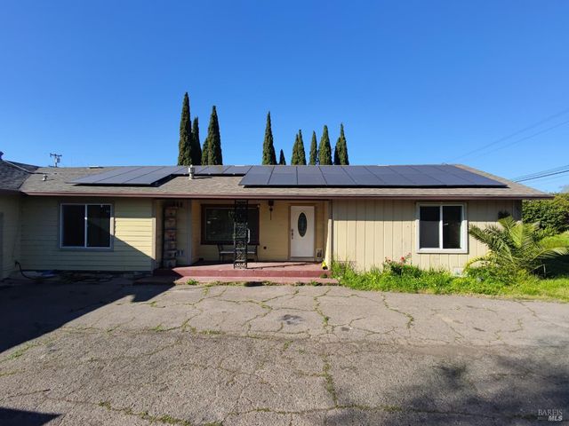 1911 Corby Ave, Santa Rosa, CA 95407