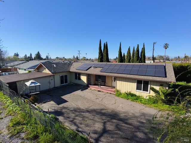 1911 Corby Ave, Santa Rosa, CA 95407