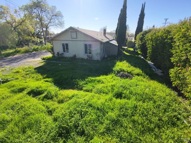 1911 Corby Ave, Santa Rosa, CA 95407