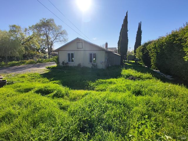 1911 Corby Ave, Santa Rosa, CA 95407