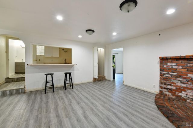 1911 Corby Ave, Santa Rosa, CA 95407