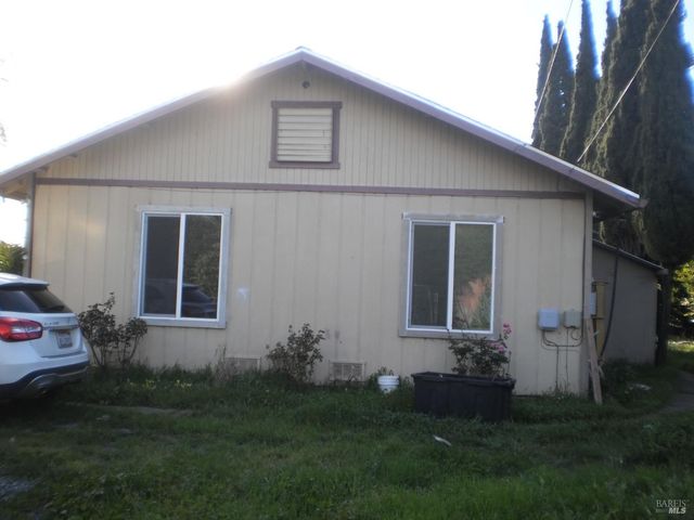 1911 Corby Ave, Santa Rosa, CA 95407