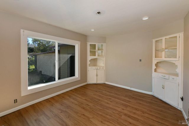 1911 Corby Ave, Santa Rosa, CA 95407