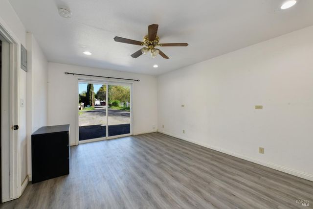 1911 Corby Ave, Santa Rosa, CA 95407