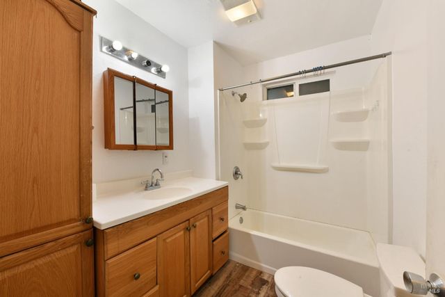 1911 Corby Ave, Santa Rosa, CA 95407