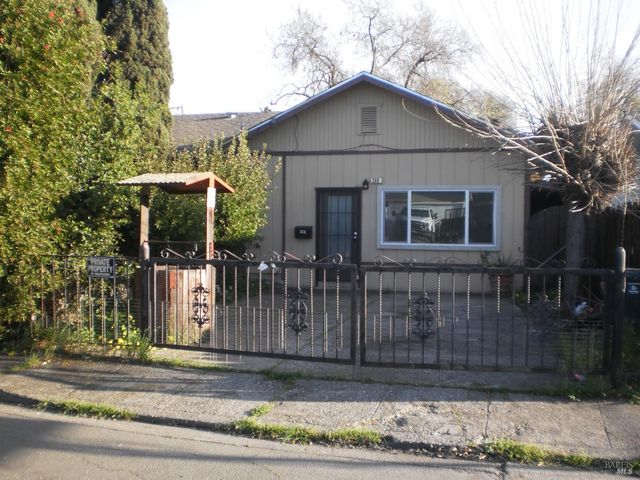 1911 Corby Ave, Santa Rosa, CA 95407