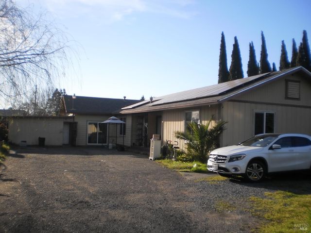 1911 Corby Ave, Santa Rosa, CA 95407
