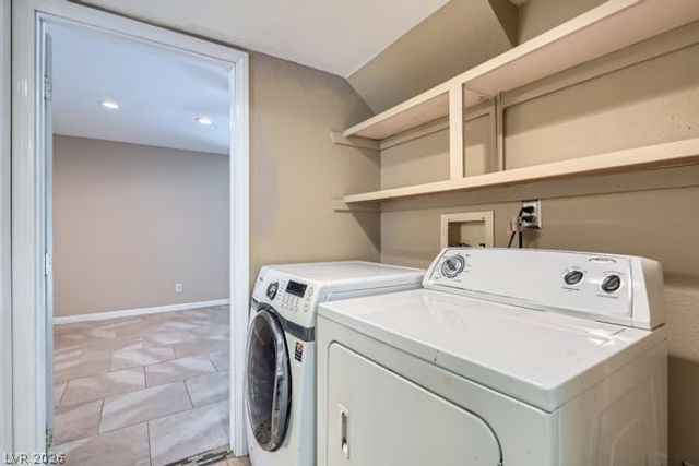 733 Strawberry Place, Henderson, NV 89002