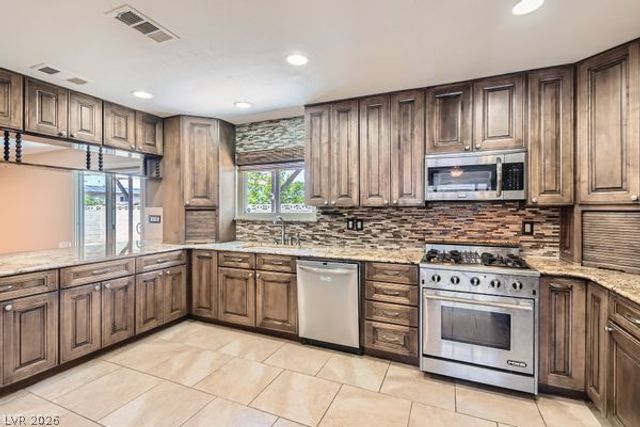 733 Strawberry Place, Henderson, NV 89002