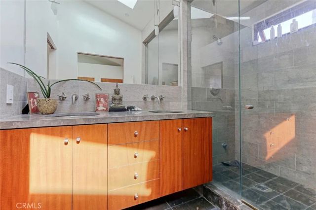 3205 Bayview Drive, Manhattan Beach, CA 90266