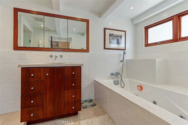 3205 Bayview Drive, Manhattan Beach, CA 90266