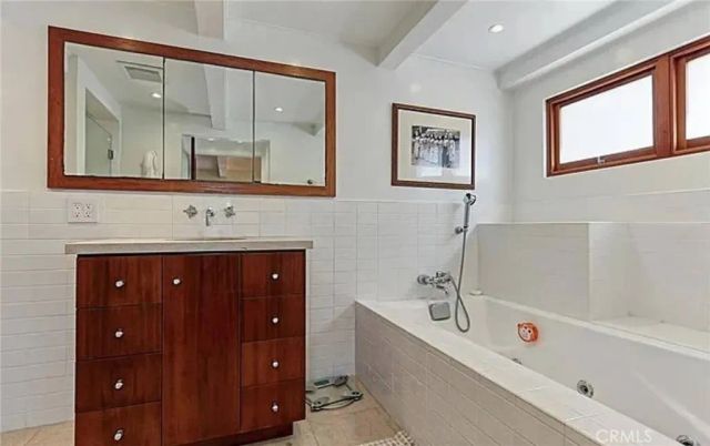 3205 Bayview Drive, Manhattan Beach, CA 90266