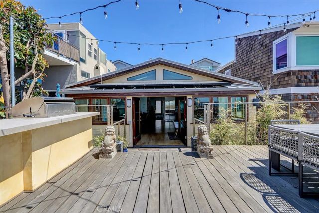 3205 Bayview Drive, Manhattan Beach, CA 90266