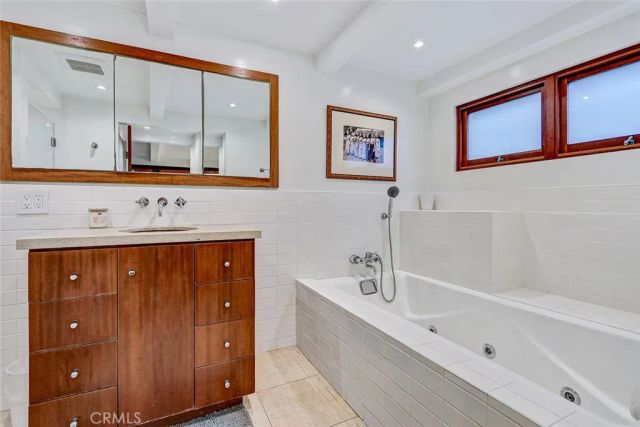 3205 Bayview Drive, Manhattan Beach, CA 90266