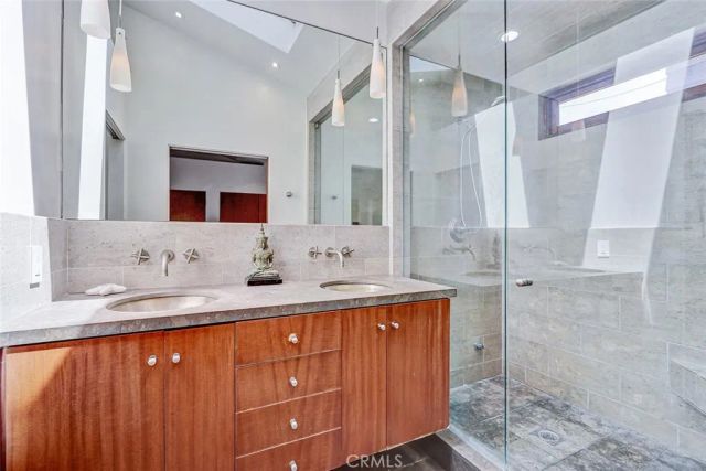3205 Bayview Drive, Manhattan Beach, CA 90266