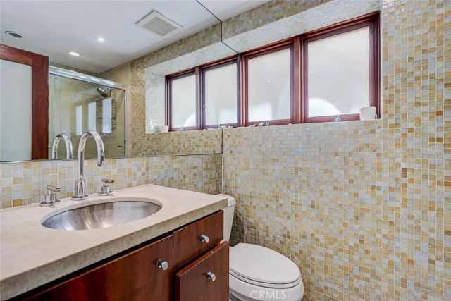 3205 Bayview Drive, Manhattan Beach, CA 90266