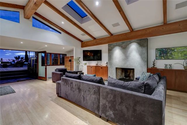 3205 Bayview Drive, Manhattan Beach, CA 90266