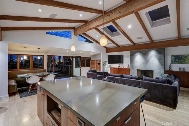 3205 Bayview Drive, Manhattan Beach, CA 90266