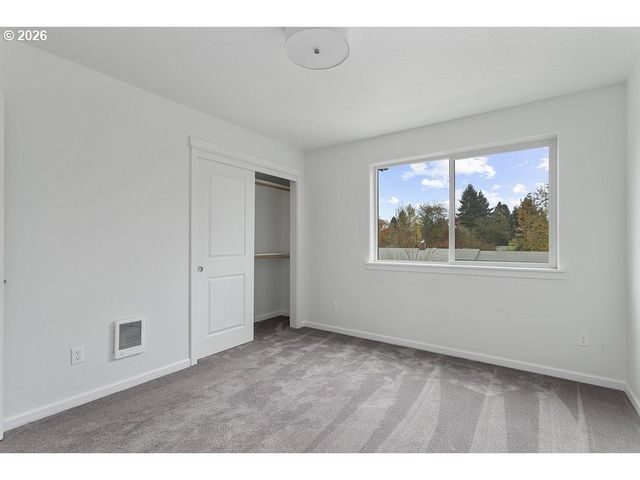 427 Se 154TH Ave, Portland, OR 97233