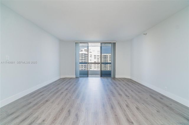 3530 Mystic Pointe Drive 1513, Aventura, FL 33180