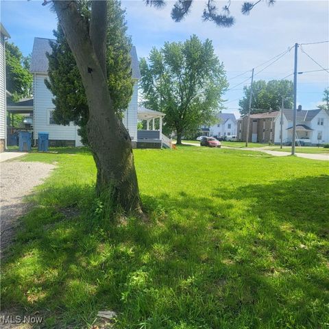 906 E Erie Avenue, Lorain, OH 44052