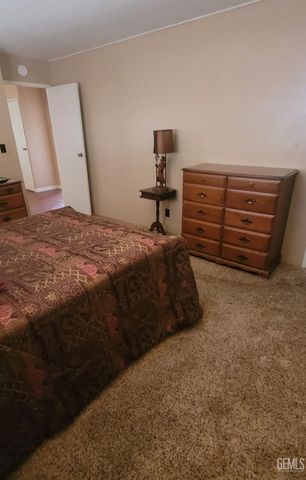 4304 Sabal Court, Bakersfield, CA 93301