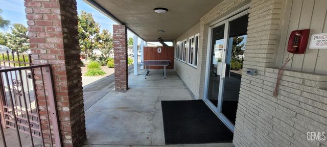 4304 Sabal Court, Bakersfield, CA 93301