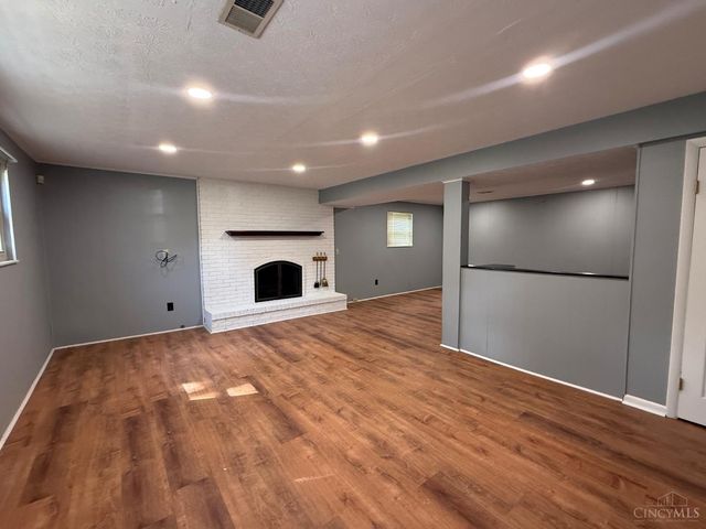 8354 Shadowpoint Court, Montgomery, OH 45242