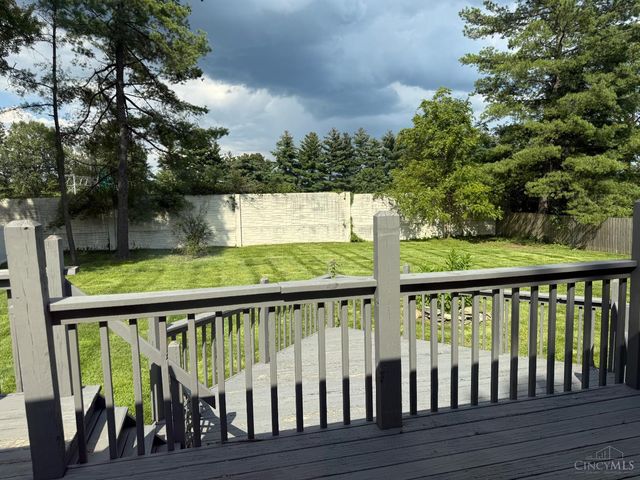 8354 Shadowpoint Court, Montgomery, OH 45242