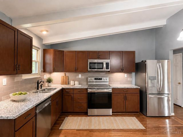 8354 Shadowpoint Court, Montgomery, OH 45242