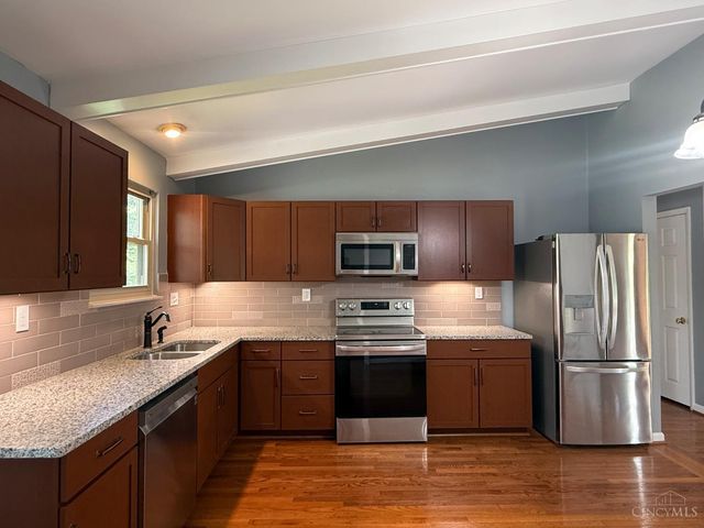 8354 Shadowpoint Court, Montgomery, OH 45242