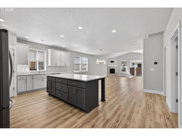 6909 Ne 72ND Way, Vancouver, WA 98661