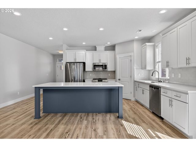 6909 Ne 72ND Way, Vancouver, WA 98661