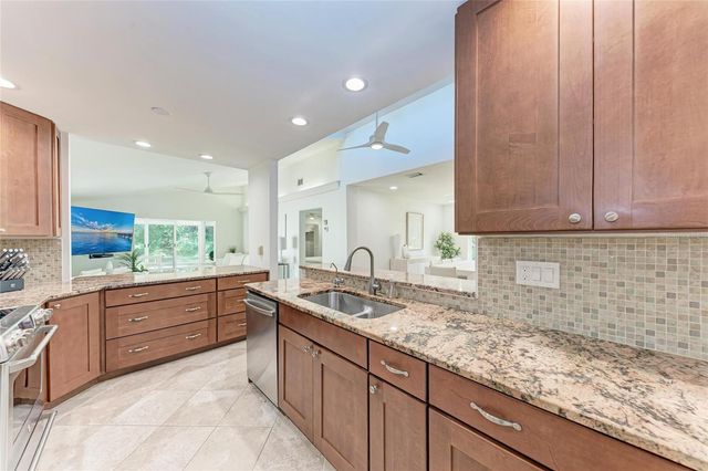 6416 WOOD OWL CIRCLE, Bradenton, FL 34210