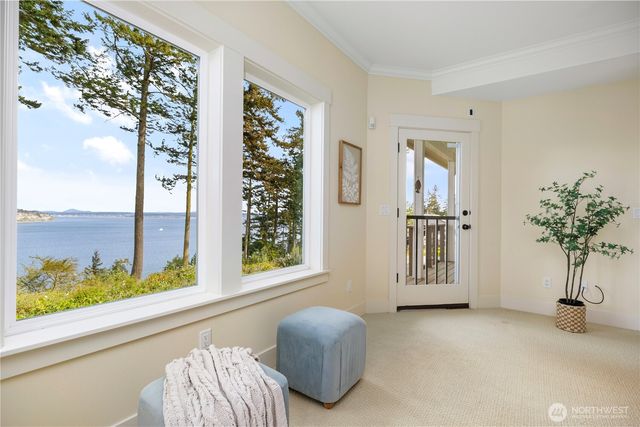 1202 NE Burnham Place, Coupeville, WA 98239