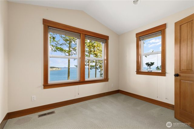 1202 NE Burnham Place, Coupeville, WA 98239