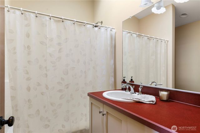 1202 NE Burnham Place, Coupeville, WA 98239