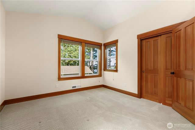 1202 NE Burnham Place, Coupeville, WA 98239